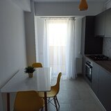 Trei camere, dec. 2 bai, 2balcoane, mutare imediata, 8 min. metrou Leonida